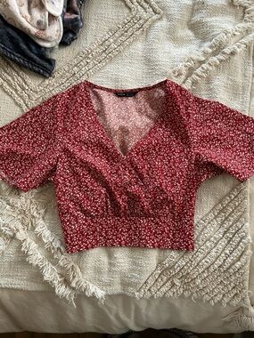 SHEIN - Red Floral V-Neck Cropped Top - Women's